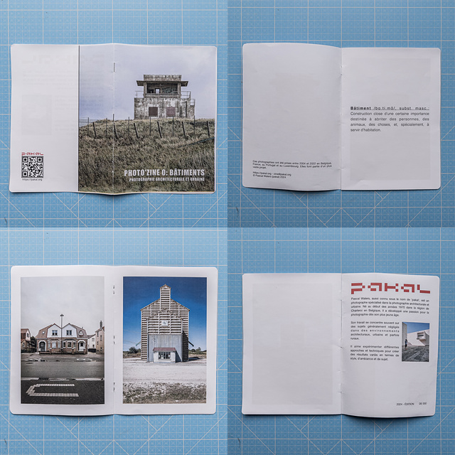 Maquette d'une zine photo posée sur un tapis de découpe.