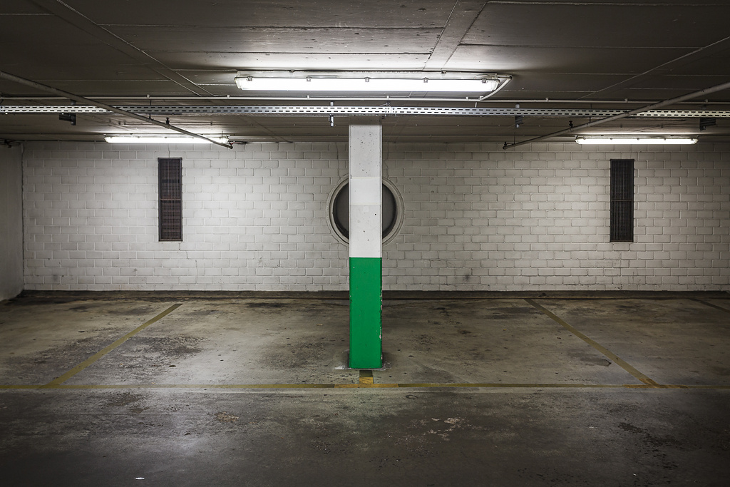 Grand angle sur les places de parking du Saint-Esprit ...