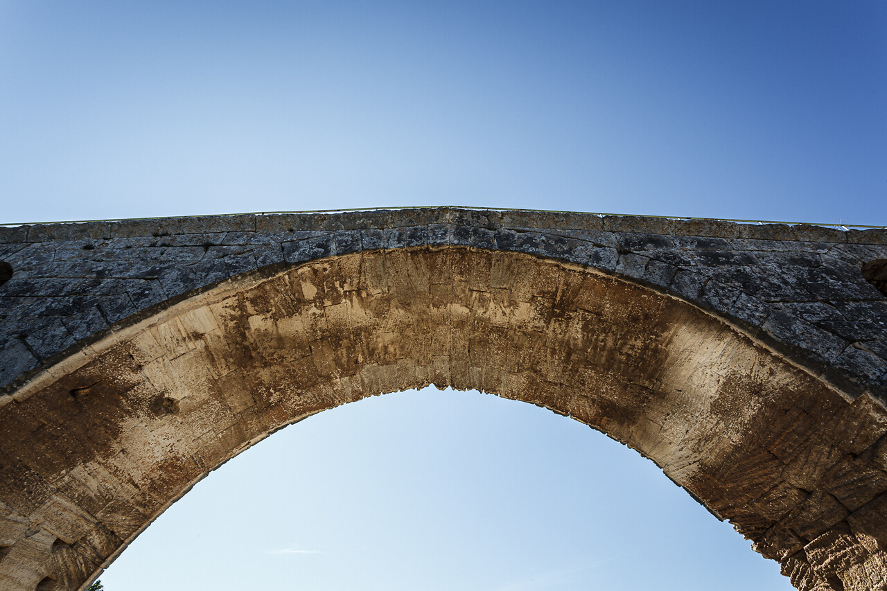 L'arche centrale du pont Julien