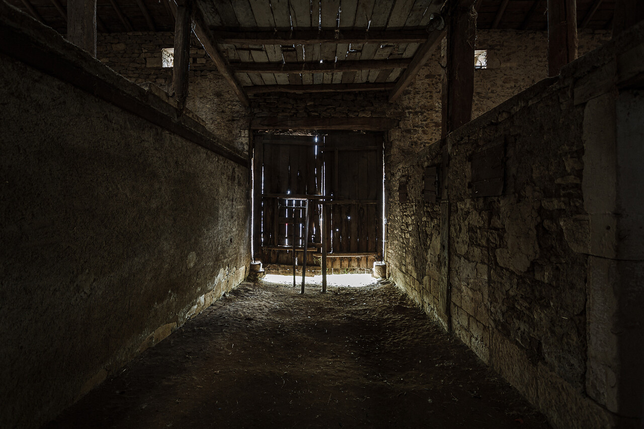 Perspective de l'intérieur d'une grande délabrée...