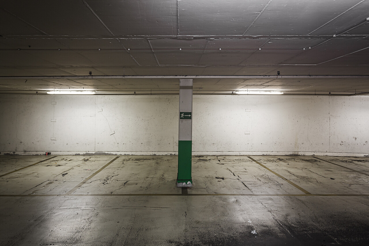 Grand angle sur les places de parking du Saint-Esprit ...