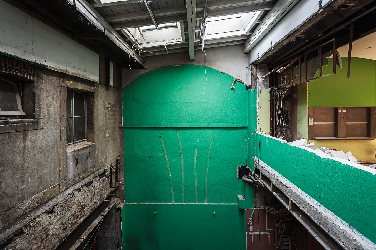 Partie haute du puits de lumièreséparant l'acien batiment et son annexe