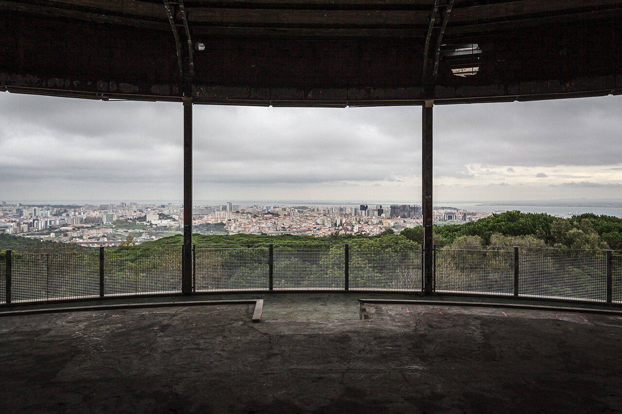 Vue sur Lisbonne depuis le Mirador panoramique de Monsanto...
