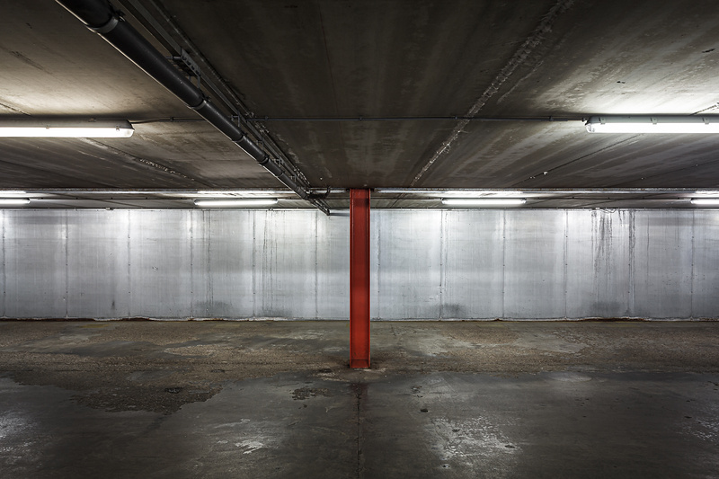 Grand angle sur les places de parking Escher Parkhaus ...