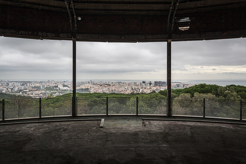 Vue sur Lisbonne depuis le Mirador panoramique de Monsanto...