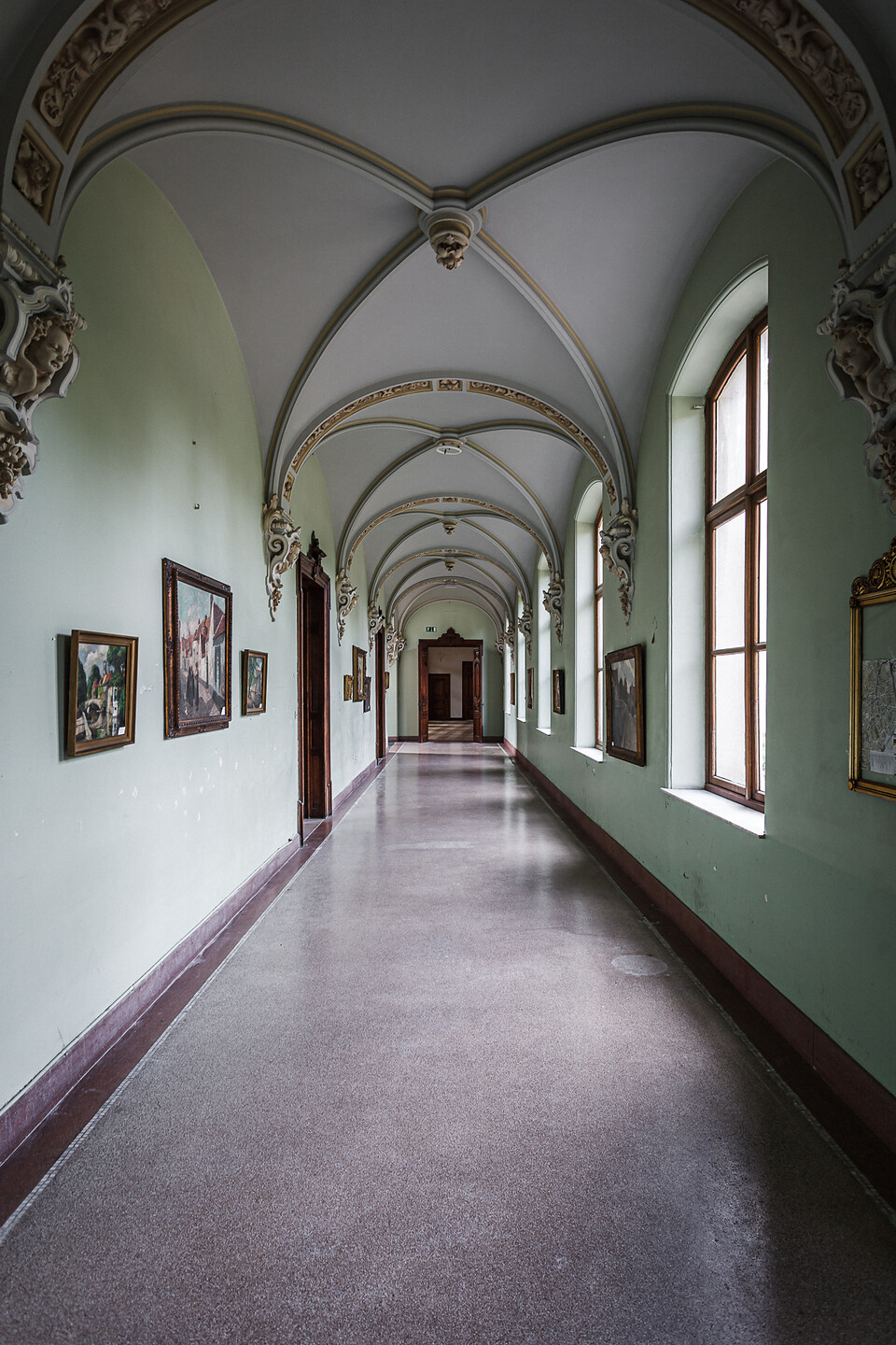 Perspective sur le couloir du couvent anglais à Bruges...