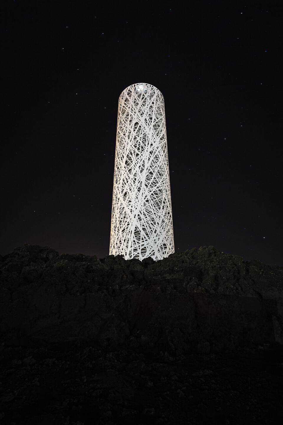 Plan large nocturne sur le chateau d'eau du Ban de Gasperich à Luxemebourg...