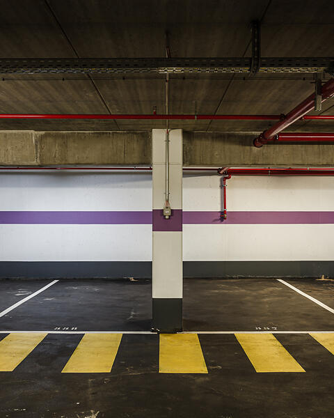 Grand angle sur les places de parking Avenue de la Résistance ...